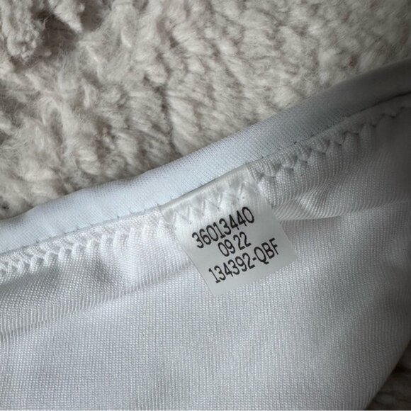 Victoria's Secret | White Brazilian Bikini Bottoms | Size Medium - Picture 6 of 6